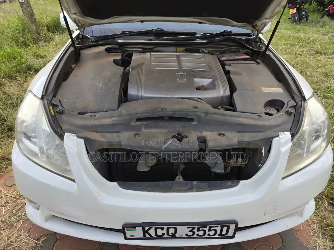 Toyota Crown 2011 White
