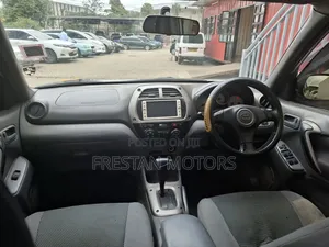 Toyota RAV4 1999 Silver