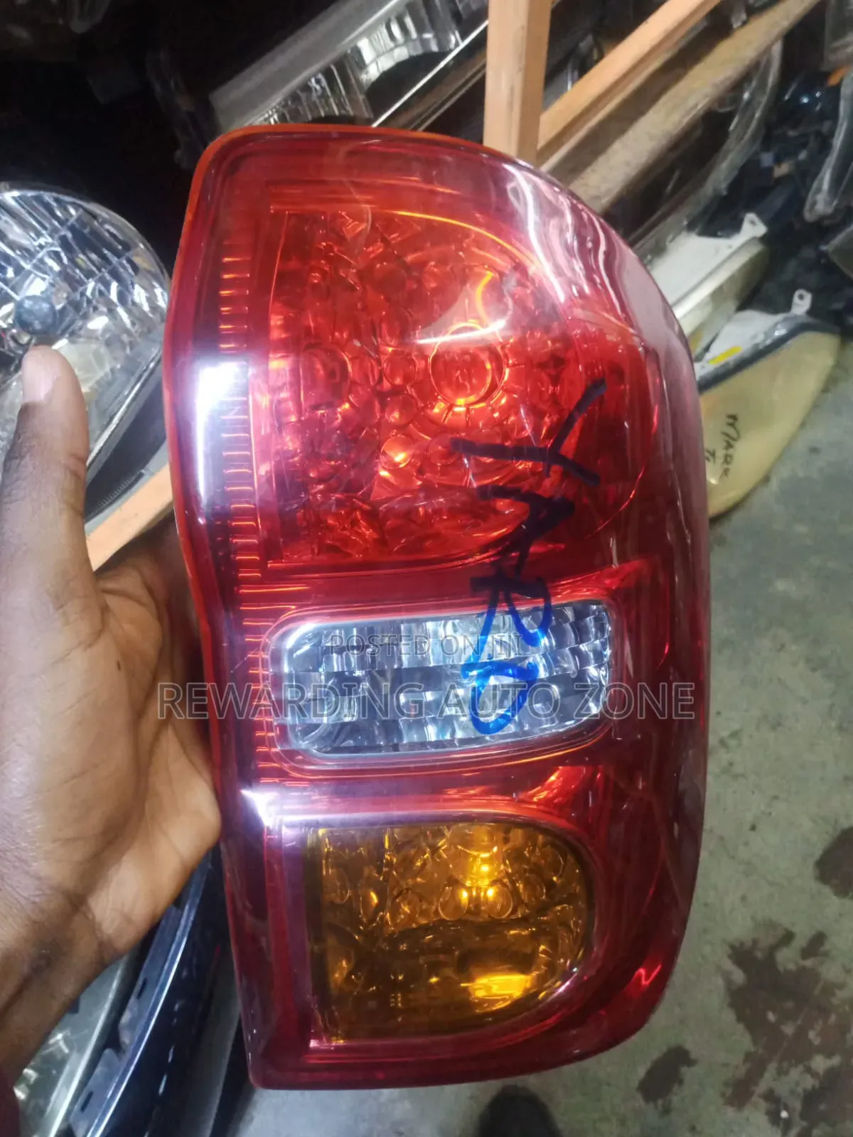 Rav4 2005 Taillight.