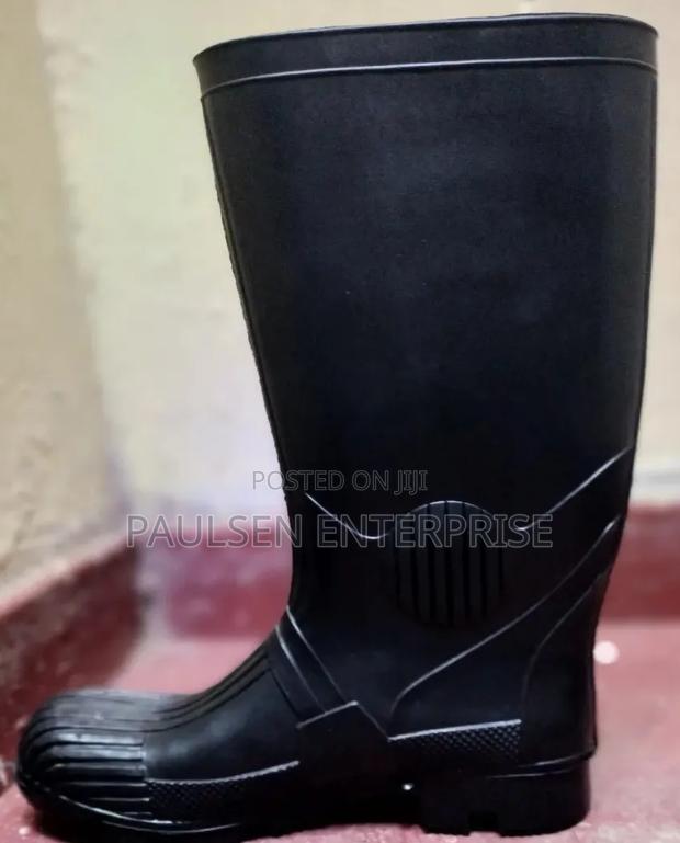 Heavy Duty Black Gumboot - thumbnail 2