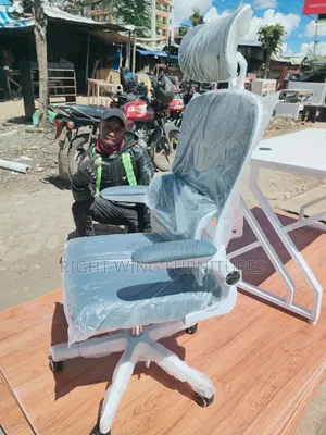 Premium Comfortable Office Chair - New Stylish Design
