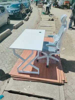 Luxury Ergonomic Desk Chair With Armrest Wheels +Table