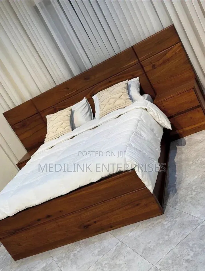 Tira Studio Mahogany Boxbed King Sized (6*6)
