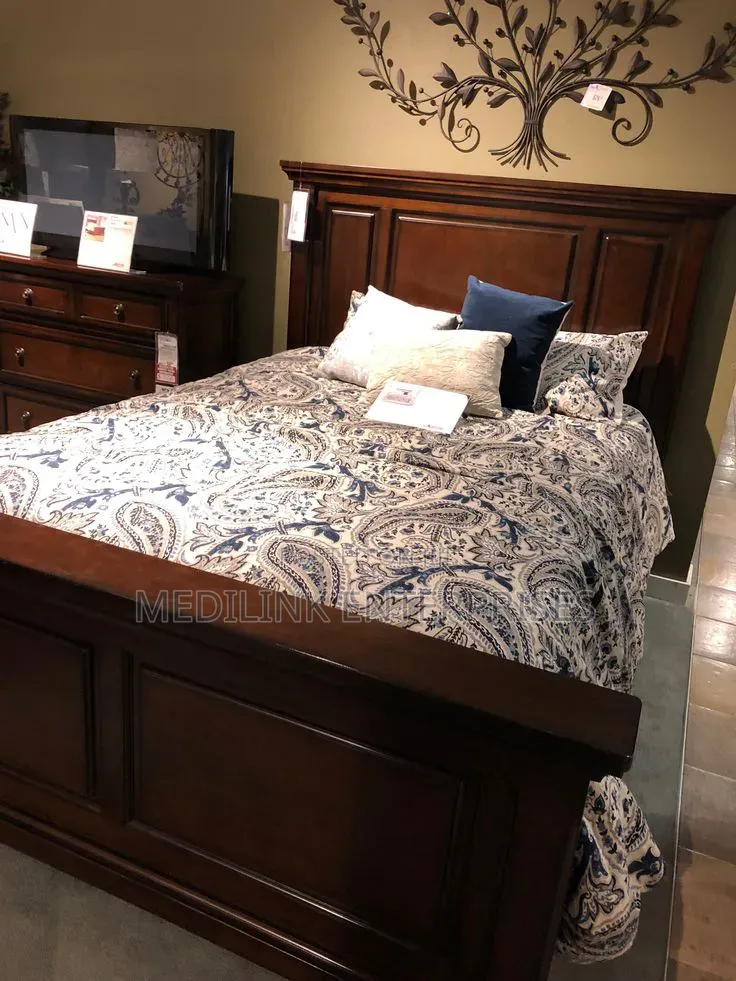 Embassy Walnut Mahogany 6*6 High Bed
