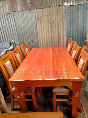 6-Seater Mahogany Crafted Vanish Dinning Table Set