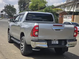 Toyota Hilux Revo Double Cab Deisel 2.4 AWD 2021 Silver
