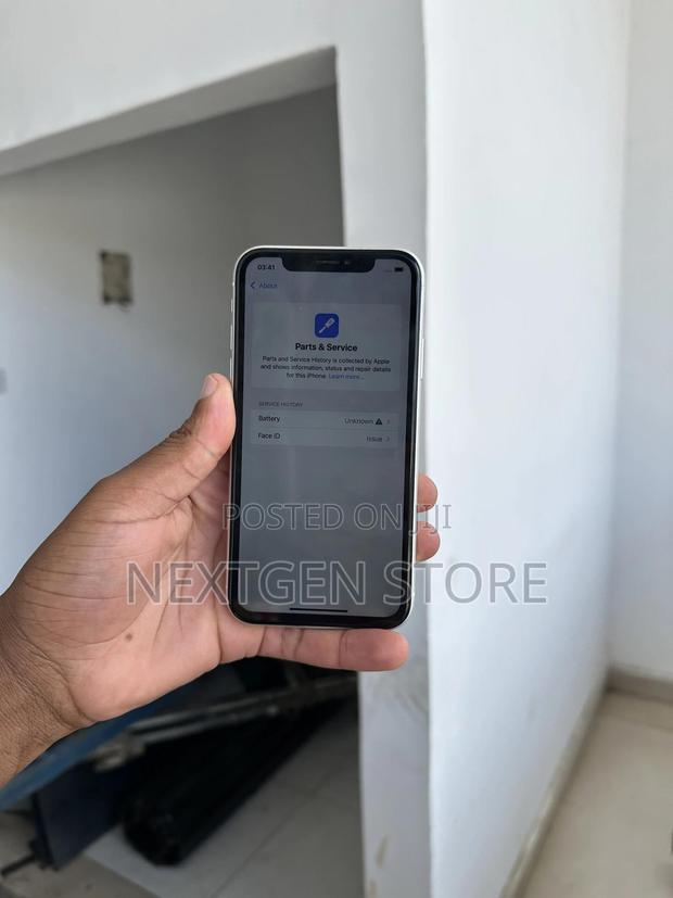 Apple iPhone XR 64 GB White