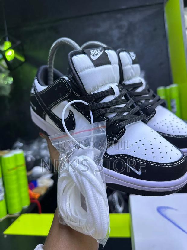 Nike Sb Dunk Batman X Carhartt