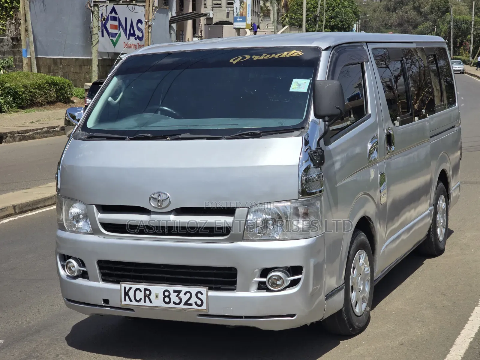Toyota HiAce 2011 Silver