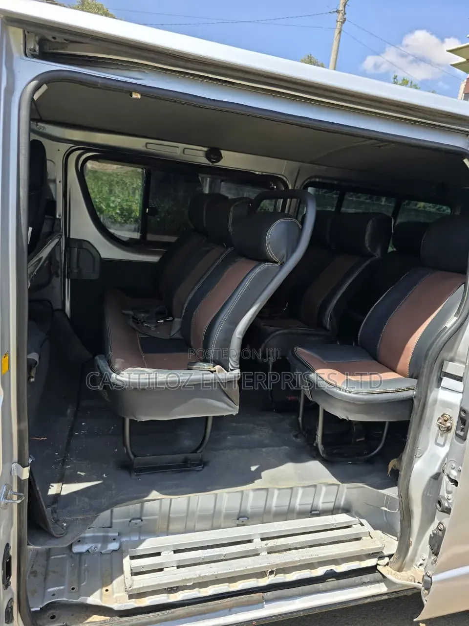 Toyota HiAce 2011 Silver