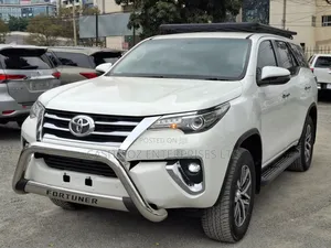 Toyota Fortuner 2.8 D AWD 2019 White