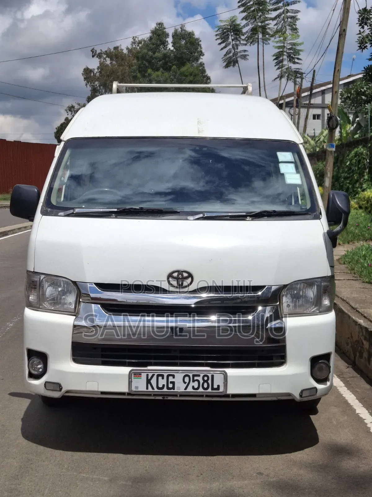 Toyota HiAce 2009 White