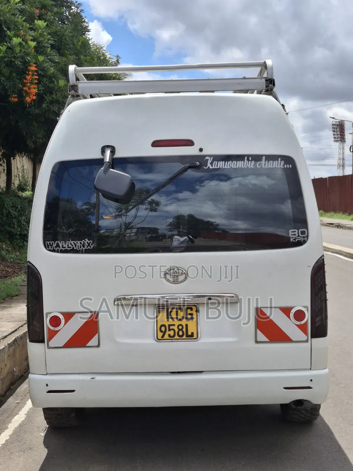 Toyota HiAce 2009 White