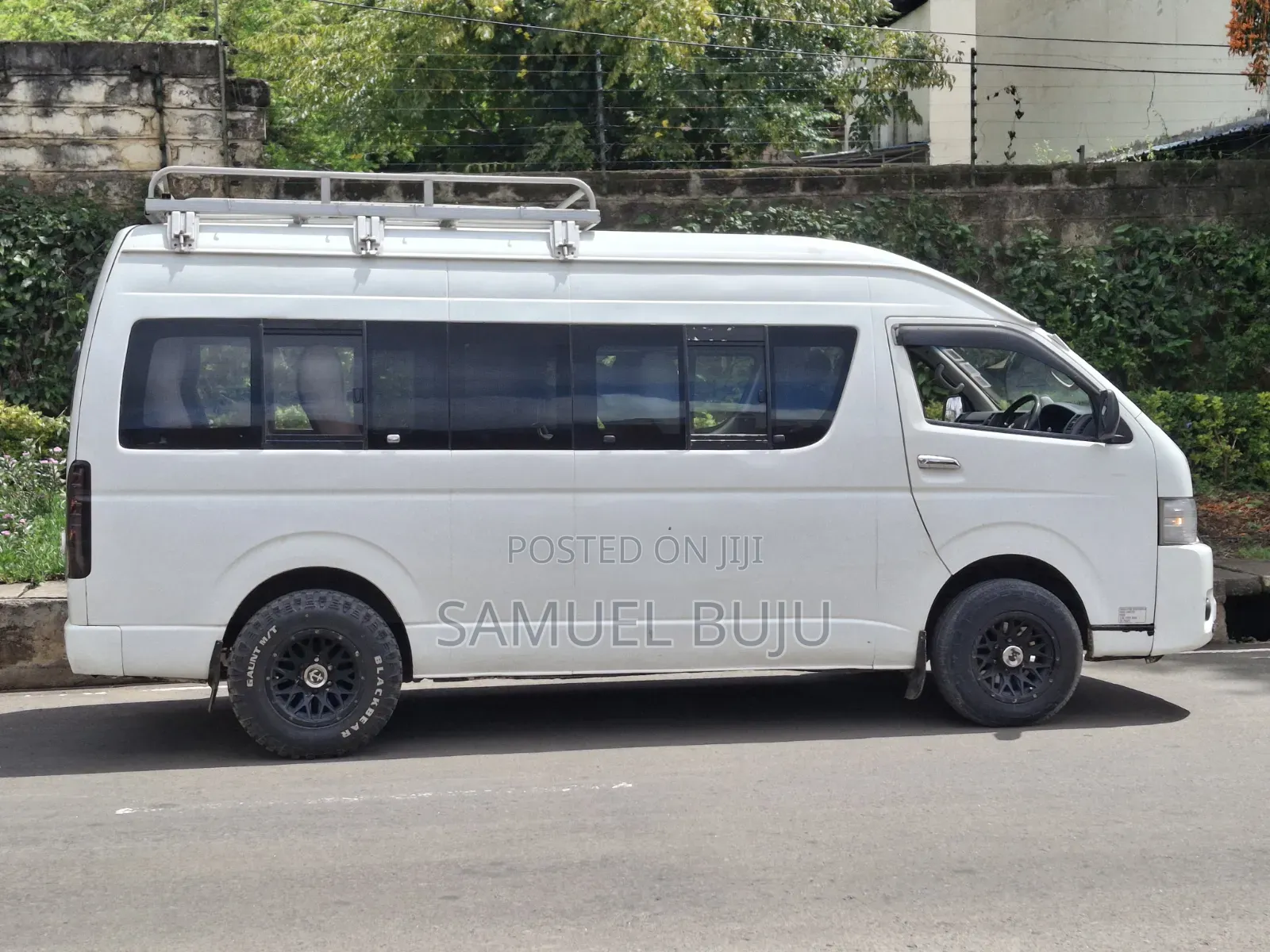 Toyota HiAce 2009 White