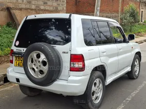 Mitsubishi Pajero IO 1999 White