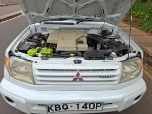 Mitsubishi Pajero IO 1999 White