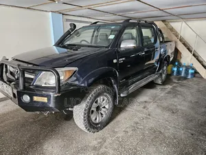 Toyota Hilux 2006 Black