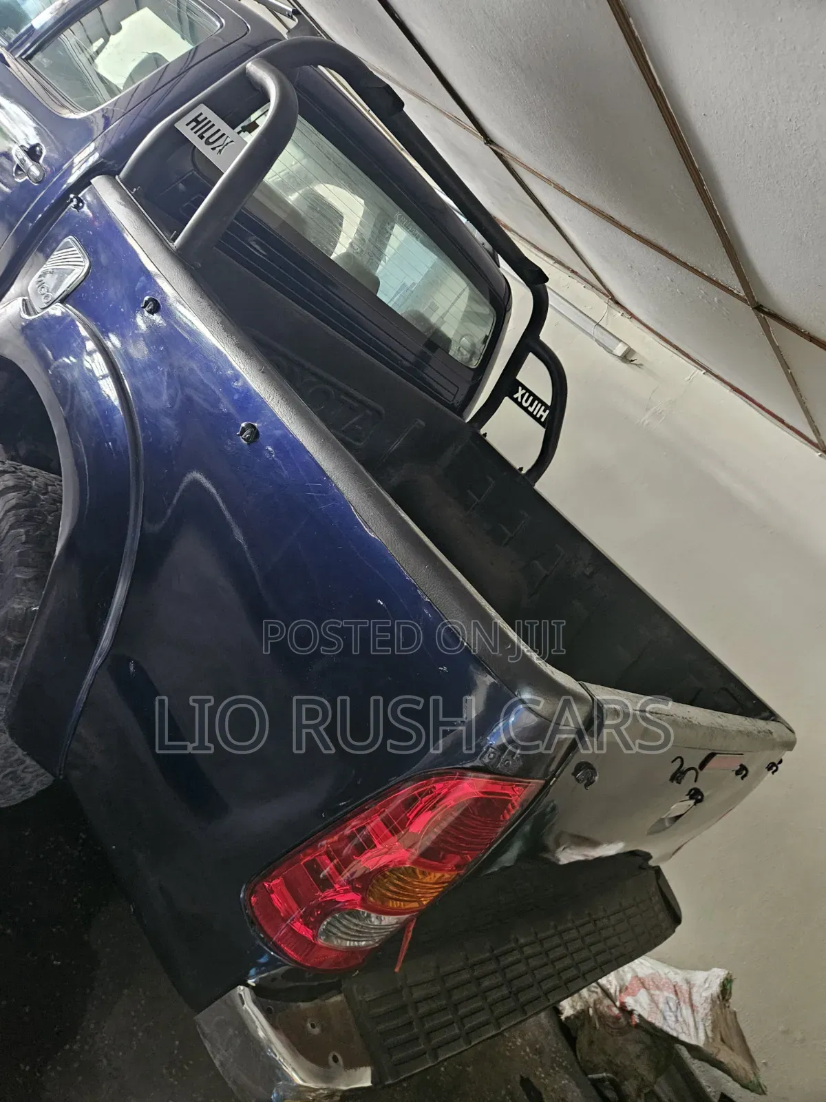 Toyota Hilux 2006 Black