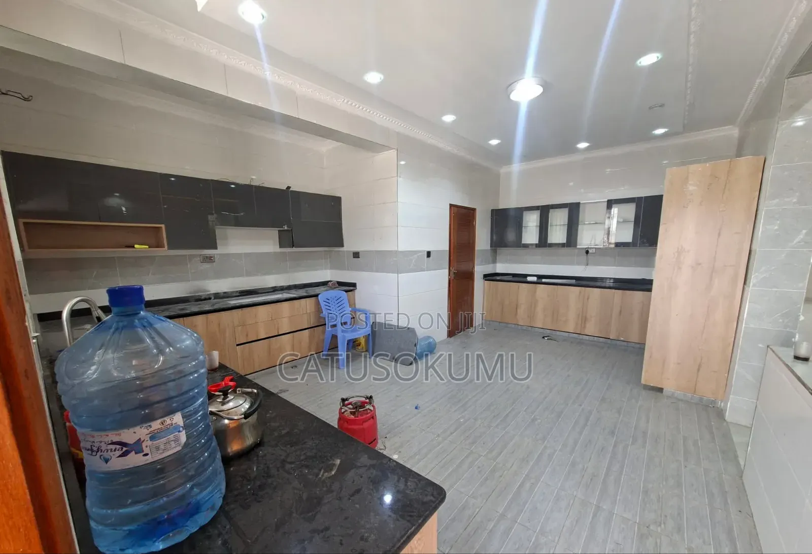 6bdrm Maisonette in Syokimau, Gateway Mall Area for rent