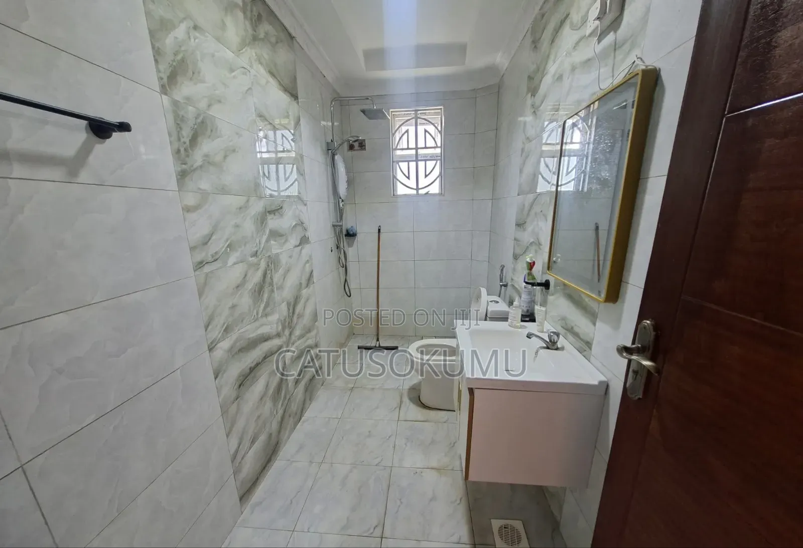 6bdrm Maisonette in Syokimau, Gateway Mall Area for rent