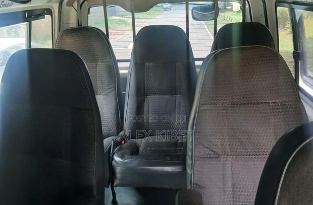 Toyota HiAce 2014 White - thumbnail 8