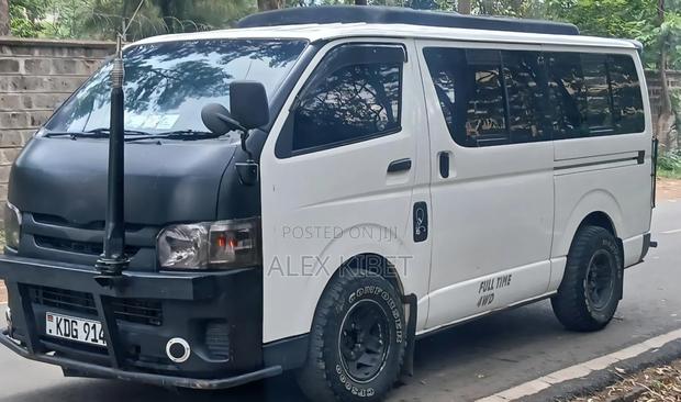 Toyota HiAce 2014 White - thumbnail 2