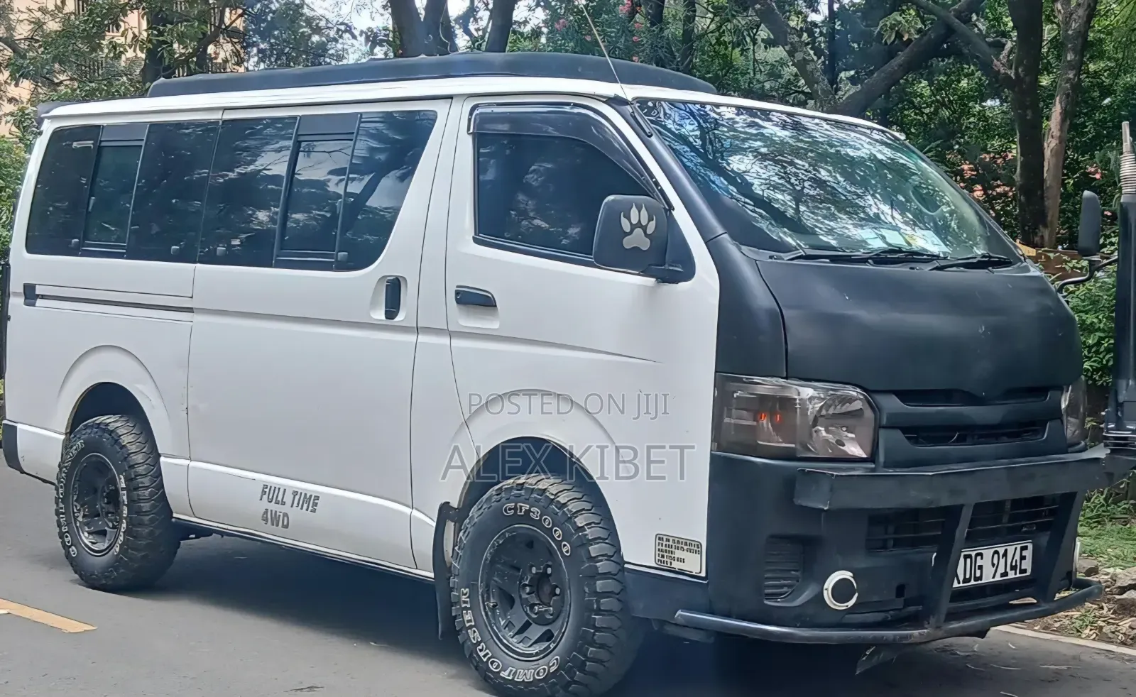 Toyota HiAce 2014 White