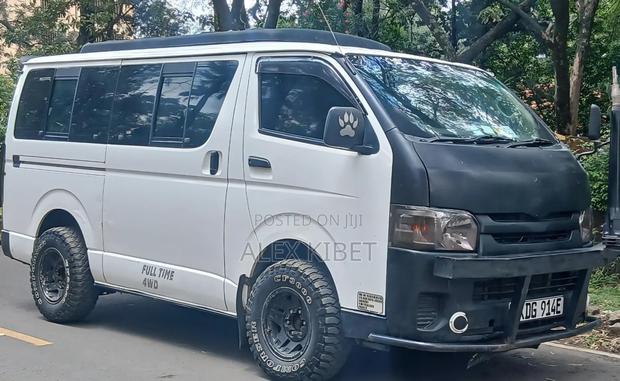 Toyota HiAce 2014 White - thumbnail 3