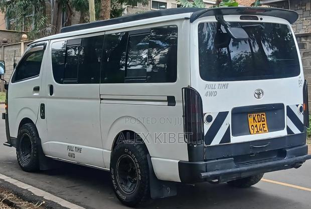 Toyota HiAce 2014 White - thumbnail 4