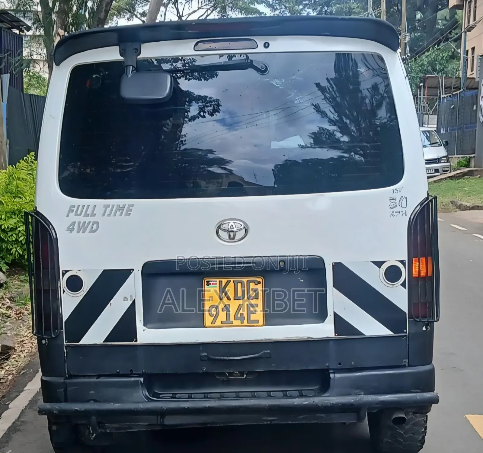 Toyota HiAce 2014 White