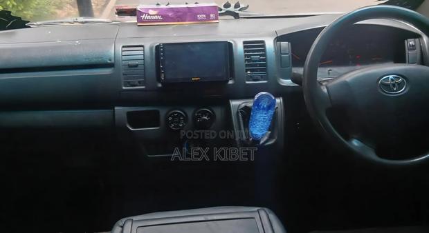 Toyota HiAce 2014 White - thumbnail 7