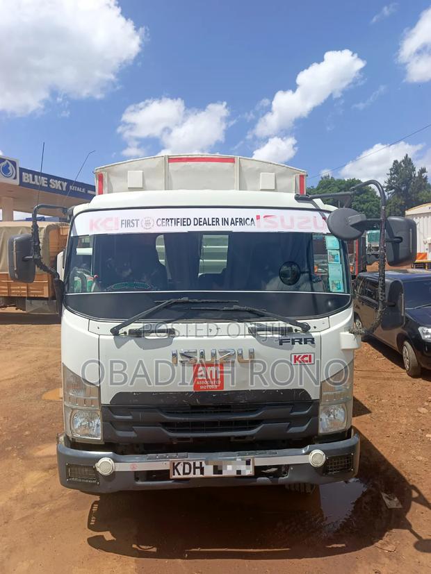 Isuzu Frr90 2022 White