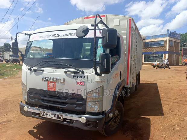 Isuzu Frr90 2022 White - thumbnail 2