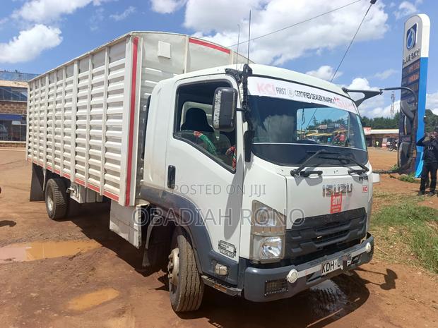 Isuzu Frr90 2022 White - thumbnail 3