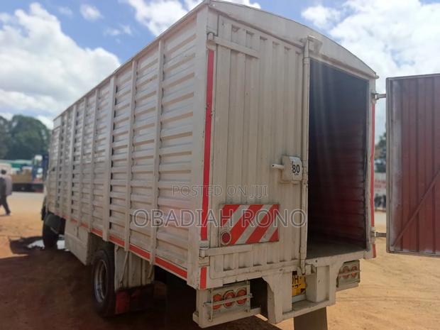 Isuzu Frr90 2022 White - thumbnail 4