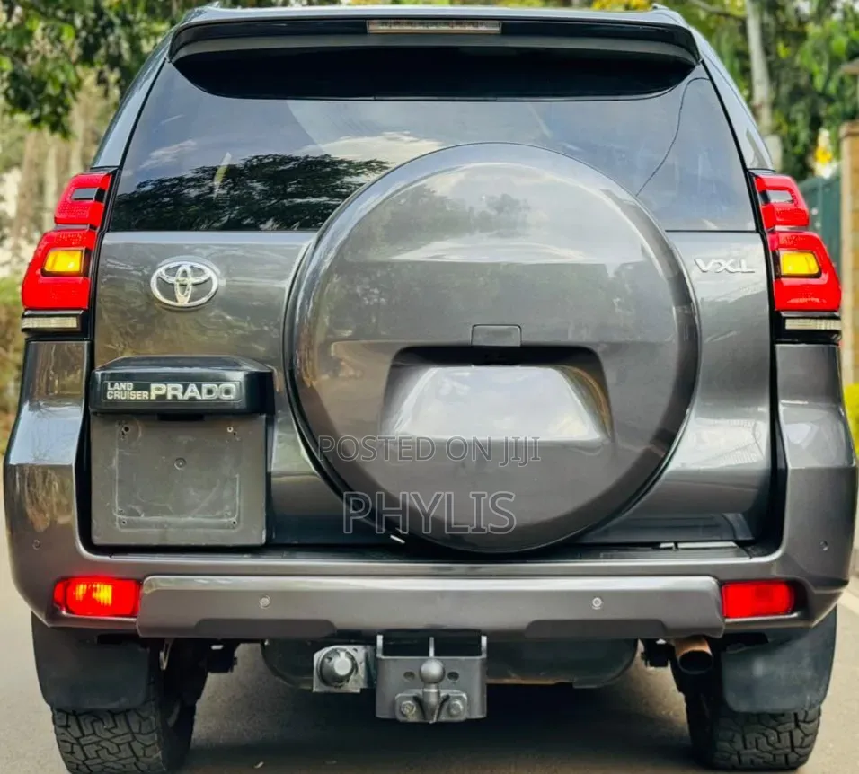 Toyota Land Cruiser Prado 3.0 172hp 2020 Gray