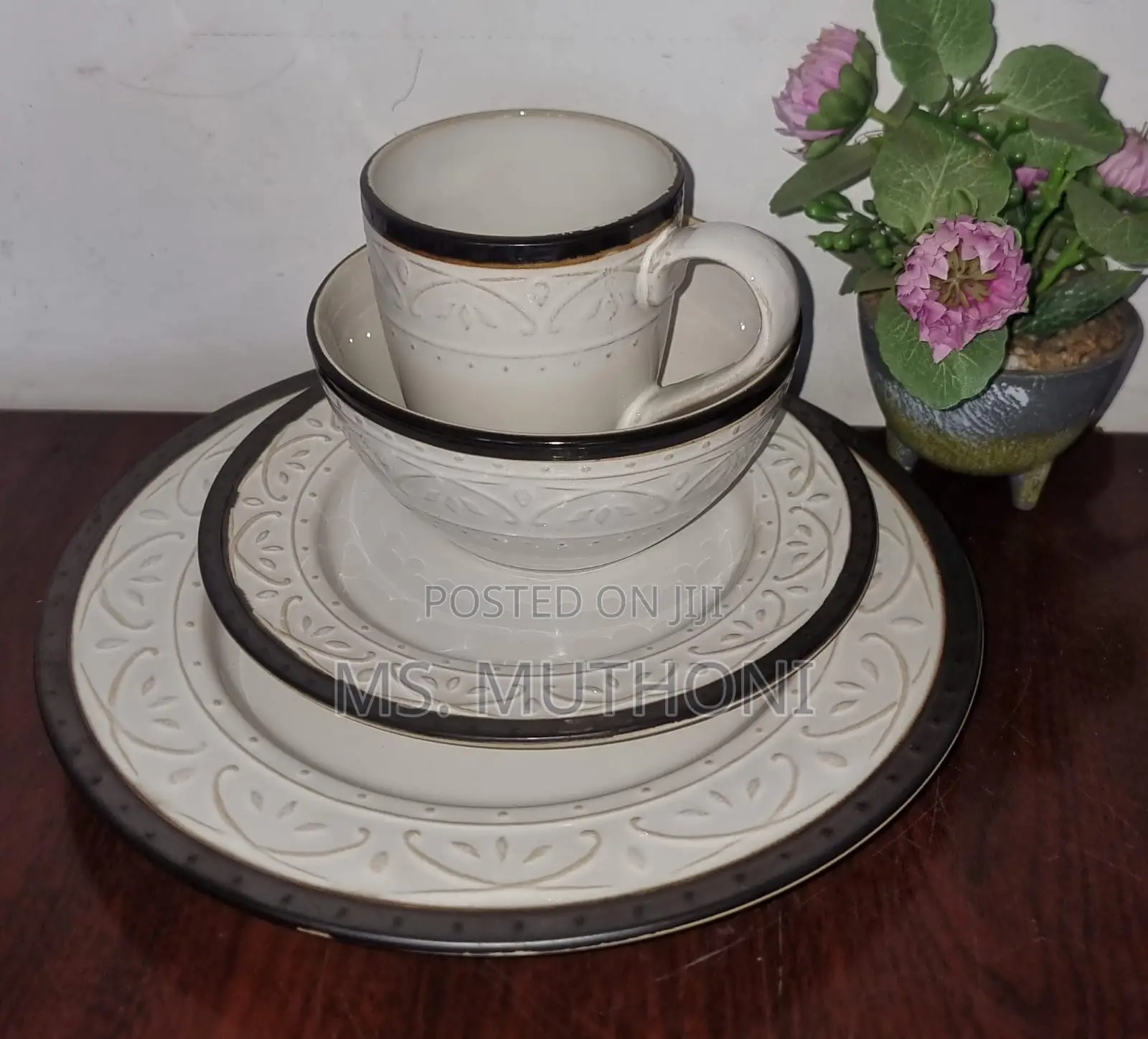 Vintage 24pc Ceramic Dinner Sets