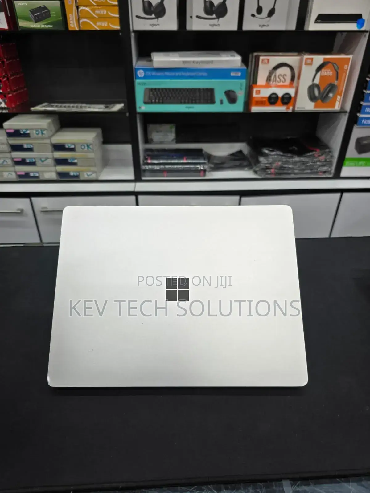 New Laptop Microsoft Surface 8GB Intel Core i5 SSD 256GB