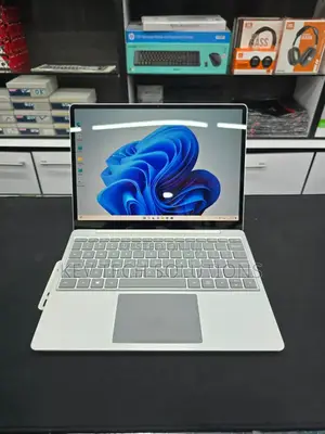 New Laptop Microsoft Surface 8GB Intel Core i5 SSD 256GB