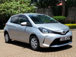 Toyota Vitz 2014 Silver