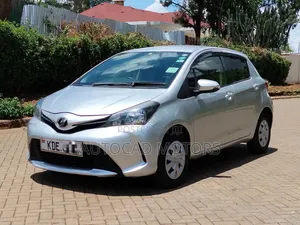 Toyota Vitz 2014 Silver
