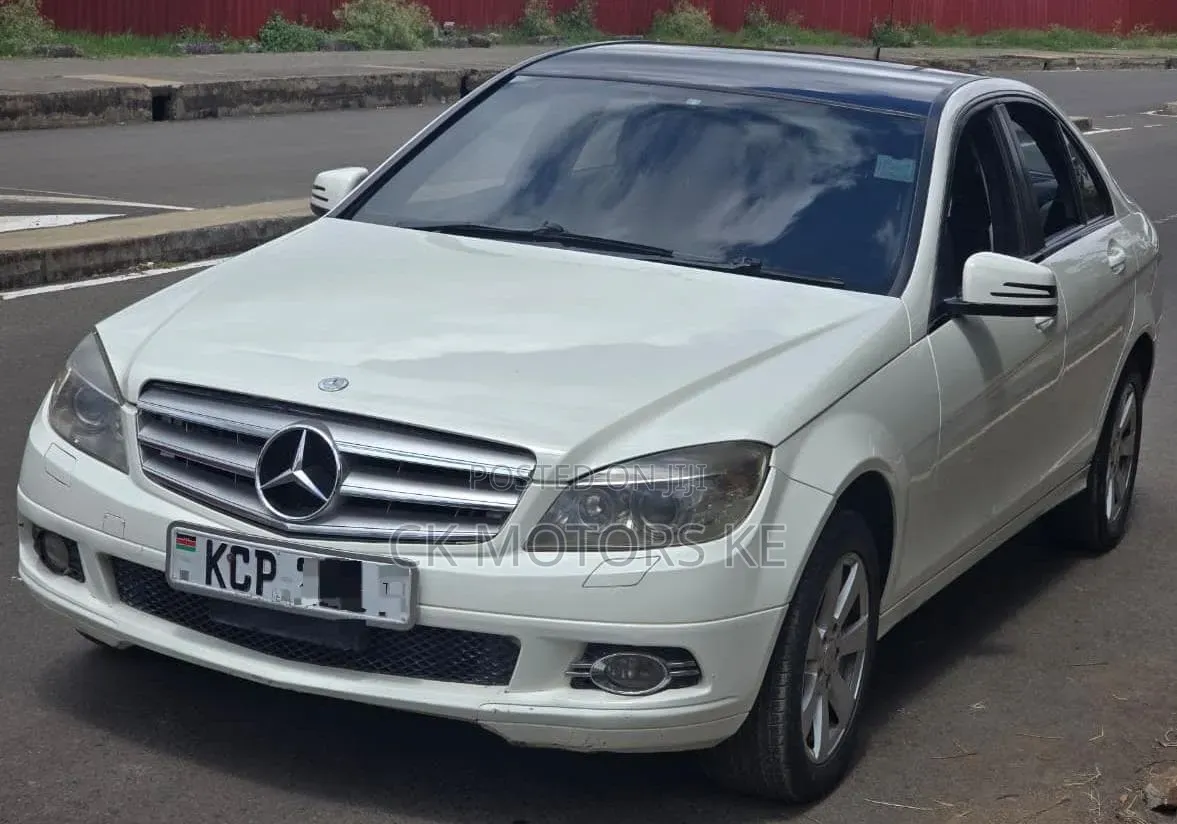 Mercedes-Benz C200 2011 White