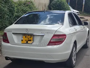 Mercedes-Benz C200 2011 White