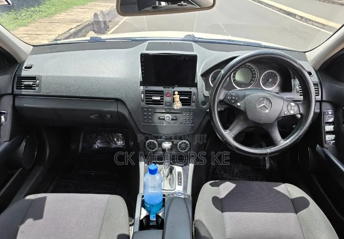Mercedes-Benz C200 2011 White