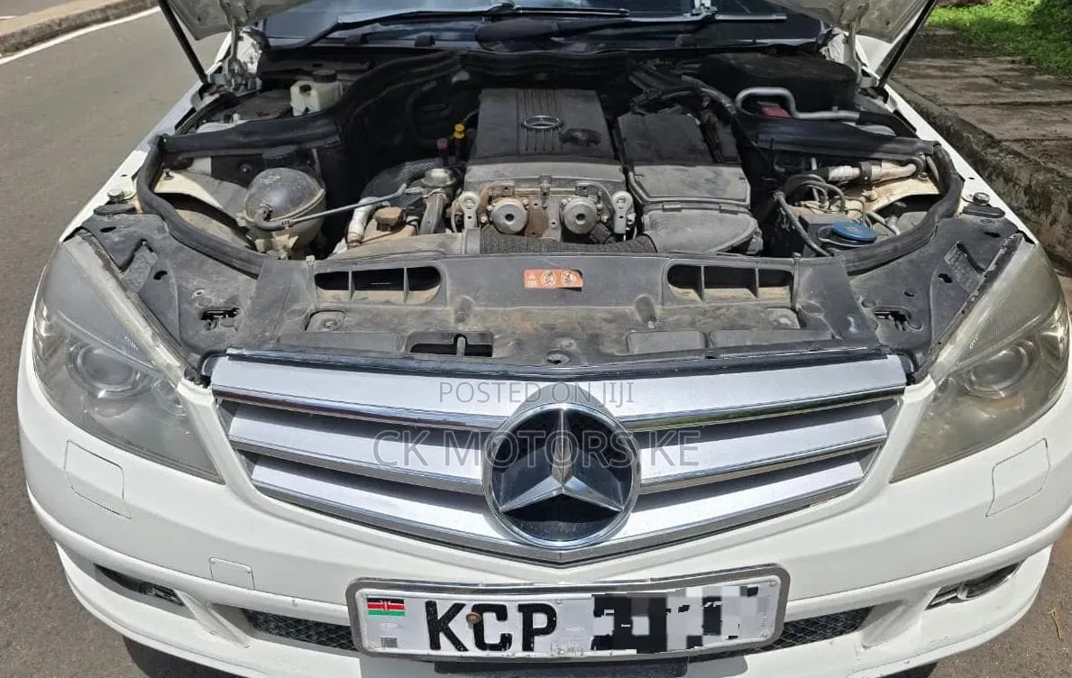 Mercedes-Benz C200 2011 White