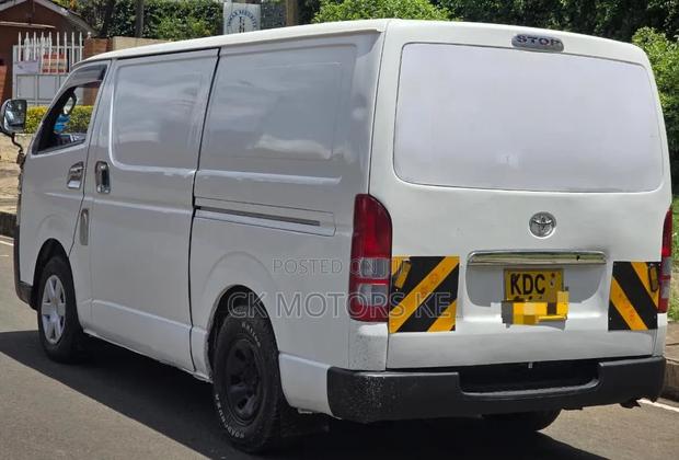 Toyota HiAce 2014 White - thumbnail 4