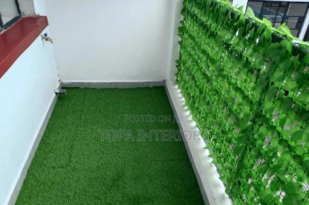Perfect Beautiful Green Combo Balcony Artificial Green Grass Carpets