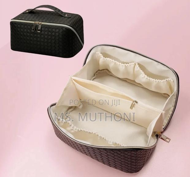 Convenient Woven Texture Cosmetic / Travel / Toiletries Bag - thumbnail 4