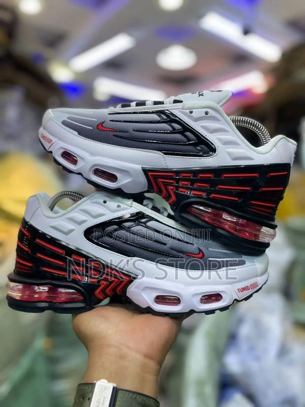 Nike Air Max Plus Tuned - thumbnail 2