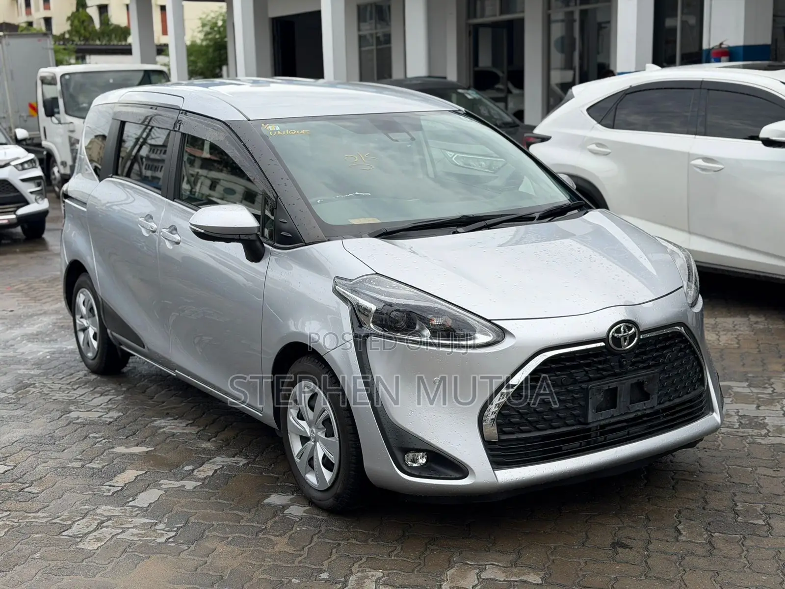 Toyota Sienta 1.5 FWD 2019 Silver